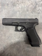 GLOCK 22 GEN 4 40 Smith & Wesson - Image 3 of 4