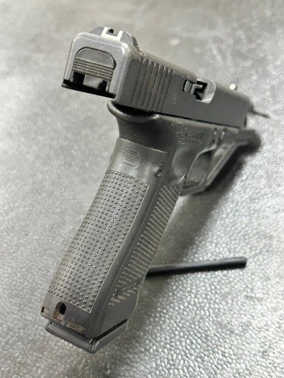 GLOCK 17 GEN 4 9MM LUGER (9x19 PARA) - Image 5 of 6
