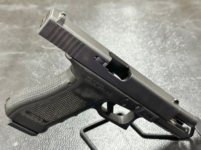 GLOCK 17 GEN 4 9MM LUGER (9x19 PARA) - Image 4 of 6