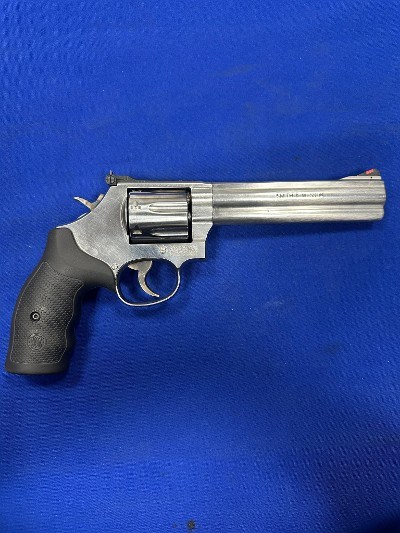 SMITH & WESSON MODEL 686-6 PLUS .357 MAG - Image 1 of 5