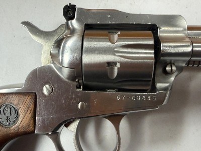 RUGER NEW MODEL SINGLE-SIX CONVERTIBLE .22 LR/.22 WMR - Image 7 of 18