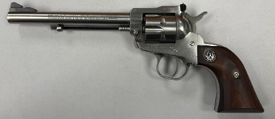 RUGER NEW MODEL SINGLE-SIX CONVERTIBLE .22 LR/.22 WMR - Image 3 of 18