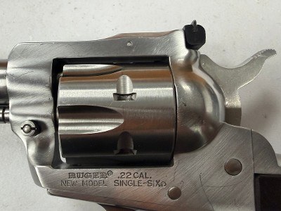 RUGER NEW MODEL SINGLE-SIX CONVERTIBLE .22 LR/.22 WMR - Image 5 of 18
