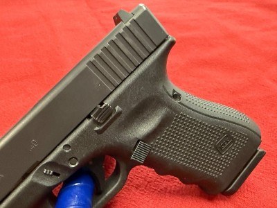 GLOCK G23 23 GEN 4 COMPACT 40 SW .40 CALIBER - Image 5 of 7