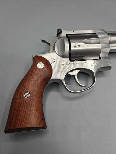RUGER REDHAWK .44 MAGNUM - Image 6 of 8