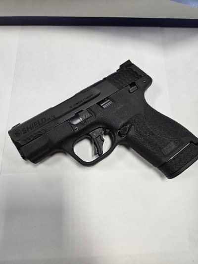 SMITH & WESSON SHIELD PLUS 30 SUPER CARRY 30 SUPER CARRY - Image 3 of 9