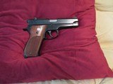 Smith & Wesson Model 39 (pre 1960) - 6 of 11