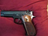Smith & Wesson Model 39 (pre 1960) - 3 of 11