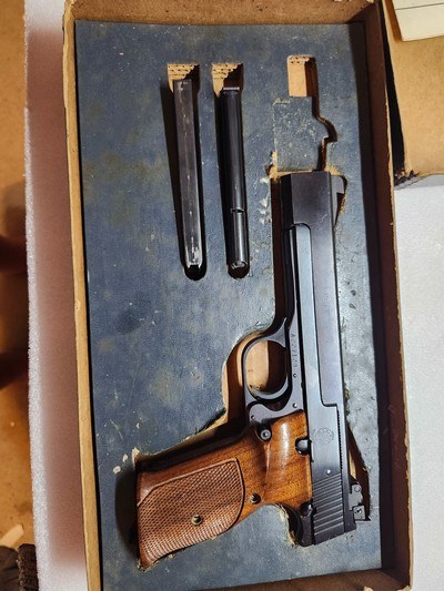 Smith and Wesson model 41 in box - Image 9 of 11