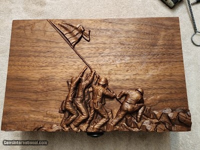 COLT 1911 WOOD PRESENTATION BOX/With 3D CUT MOUNT SURIBACHI IWO JIMA