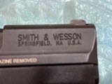 Smith & Wesson, M&P 9 Shield - 7 of 8