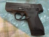 Smith & Wesson, M&P 9 Shield - 2 of 8