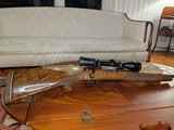 Weatherby Mark V factory Custom shop Safari .300 wthby Magnum Fleur De Lis LIKE NEW outstanding wood - 6 of 15