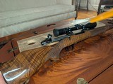 Weatherby Mark V factory Custom shop Safari .300 wthby Magnum Fleur De Lis LIKE NEW outstanding wood - 13 of 15