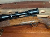 Weatherby Mark V factory Custom shop Safari .300 wthby Magnum Fleur De Lis LIKE NEW outstanding wood - 4 of 15