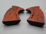 Culina K Round To Square Grips For Smith & Wesson Revolver - 2 of 2