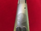 Sig Sauer M11-A1 9mm Rare Green Frame Like New in Case - 11 of 15