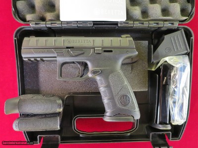 BERETTA APX IN 9MM LUGER LIKE NEW IN CASE