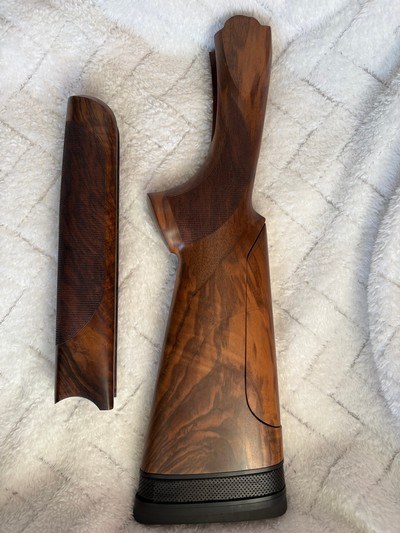 Beretta DT11 Grade 2.5 Walnut Stock - Adjustable Comb – ISIS Recoil System – Excellent Condition - Image 4 of 15
