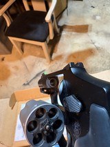 Smith & Wesson 432 UC Ultimate Carry Ti No Lock .32 H&R J Frame - Excellent - Image 7 of 11