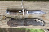 3 Mini Hunting Knives, Case, Kbar. Unknown Custom Made, Scabbards - 4 of 8