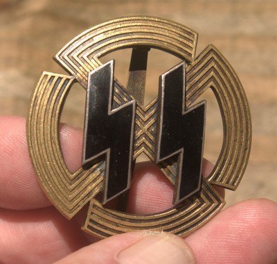 SS GERMANIC PROFICIENCY RUNES BADGE - Image 1 of 3