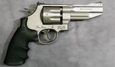 SMITH & WESSON ~ 627-5 ~ .357 MAGNUM - Image 1 of 3