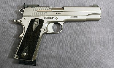 SIG SAUER ~ 1911 ~ .45 AUTO - Image 1 of 3