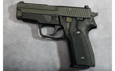SIG SAUER ~ M11-A1 ~ 9MM LUGER - Image 2 of 4