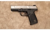 Smith & Wesson~SD40~40 S&W - 2 of 2