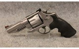 Smith & Wesson ~ 627-5 ~ .357 Magnum - 2 of 6