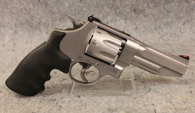 Smith & Wesson ~ 627-5 ~ .357 Magnum
