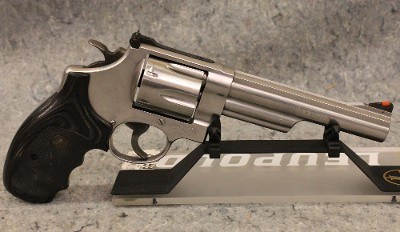 Smith & Wesson ~ 629-5 ~ .44 Magnum - Image 1 of 5