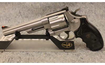 Smith & Wesson ~ 629-5 ~ .44 Magnum - Image 2 of 5
