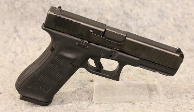 Glock ~ 17 V ~ 9mm Luger - Image 1 of 3