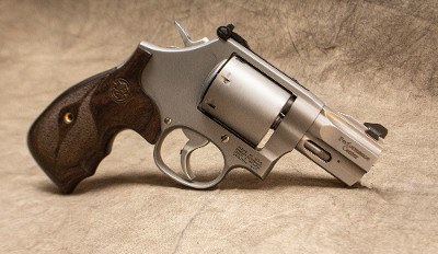 Smith & Wesson ~ 686-6 Performance Center ~ .357 Magnum - Image 1 of 2