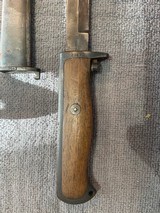 EARLY NORWEGIAN KRAG JORGENSEEN 1894 BAYONET MATCHING LOW NUMBERED NUMBERED SCABBARD PLUS FROG - 2 of 5