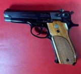 1977 Smith & Wesson Model 39-2. 3 mags Box Tools Papers. NEAR MINT - 12 of 15