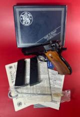 1977 Smith & Wesson Model 39-2. 3 mags Box Tools Papers. NEAR MINT - 1 of 15