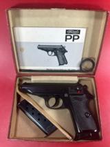 1963 WALTHER PP 7.65MM (32 ACP) BLUED W/PLASTIC GRIPS. Excellent Condition