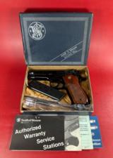 Smith & Wesson Model 39-2 9mm Circa1971-73 LNIB EXCELLENT - 1 of 10