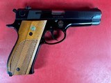 Smith & Wesson Model 39-2 Circa1975-76 LNIB Excellent. - 12 of 13