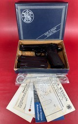 Smith & Wesson S&W Model 59 9mm. 2 15 rd mags, Box Tools Papers. Near Mint