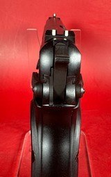 1992 Belgium Browning Hi power, 9mm, Excellent condition. 2 mags LNIB - 6 of 13