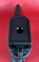 Browning BDM 9mm Original Case, Papers 2-10 rd mags Excellent Condition - 9 of 13