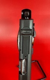 Smith & Wesson Model S&W 39-2 1970s Excellent condition. Collectors - 4 of 13