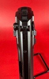 Beretta 8000 F Cougar 9mm 3.6