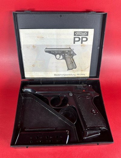 WALTHER PP 7.65MM (32 ACP) BLUED W/PLASTIC GRIPS. Excellent Condition