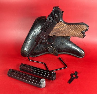 WWII 1938 Mauser P08 Luger S/42 9mm. Holster. 2 Mags. Excellent condition