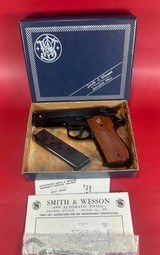 Smith & Wesson Model S&W 39-2 1970s Excellent condition. Collectors - 1 of 13